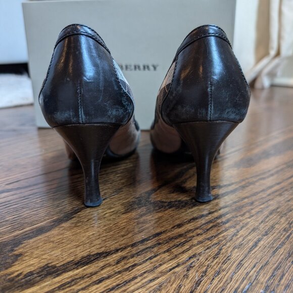 Burberry Check Plaid Pumps, size 38 - Picture 4 of 10
